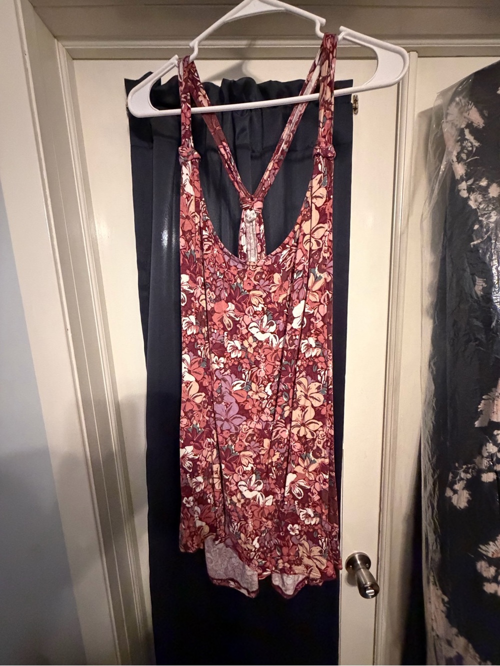Floral Sleeveless V-Neck Women's Tank Top